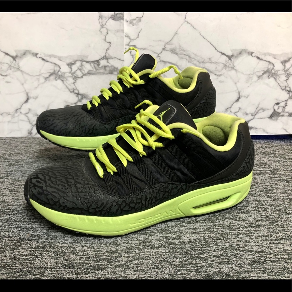 Jordan CMFT Viz Air 11 / Size: 10.5 / MSRP: $110